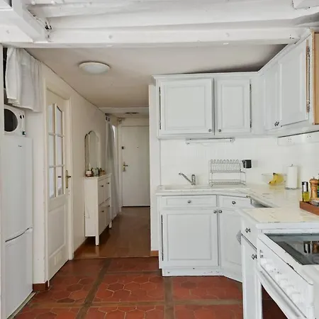 Apartment 2-bdr/chateau De Id355